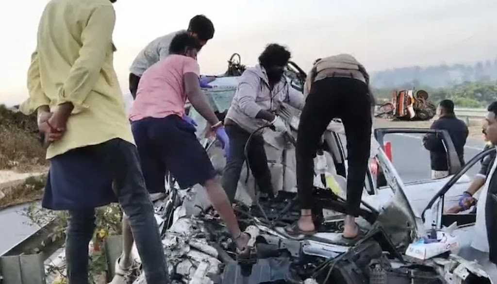 Fatal Joyride: Six Bengaluru Students and Sole Breadwinner Killed in Midnight Highway Crash