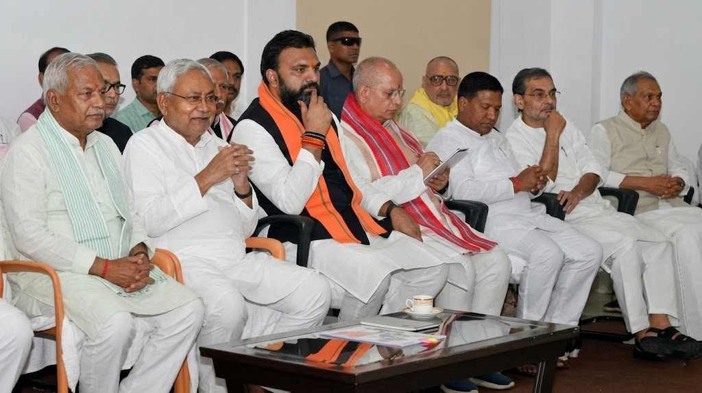 Nitish Kumar Resigns as Bihar CM to Enter Rajya Sabha; BJP to Appoint First-Ever Chief Minister as Frontrunners Emerge